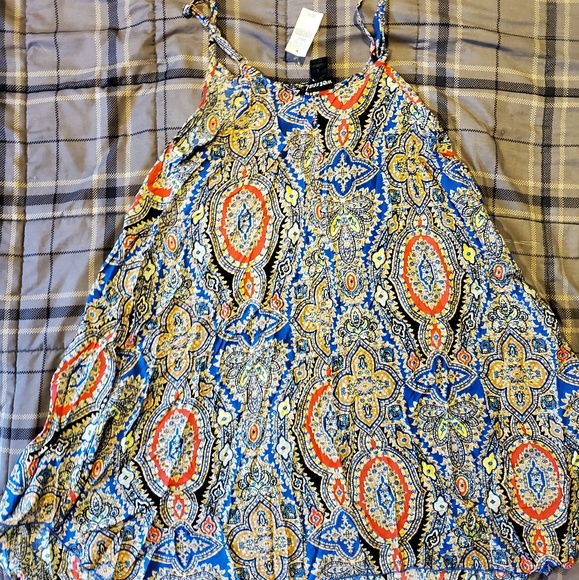 Dress - Picture 2 of 2